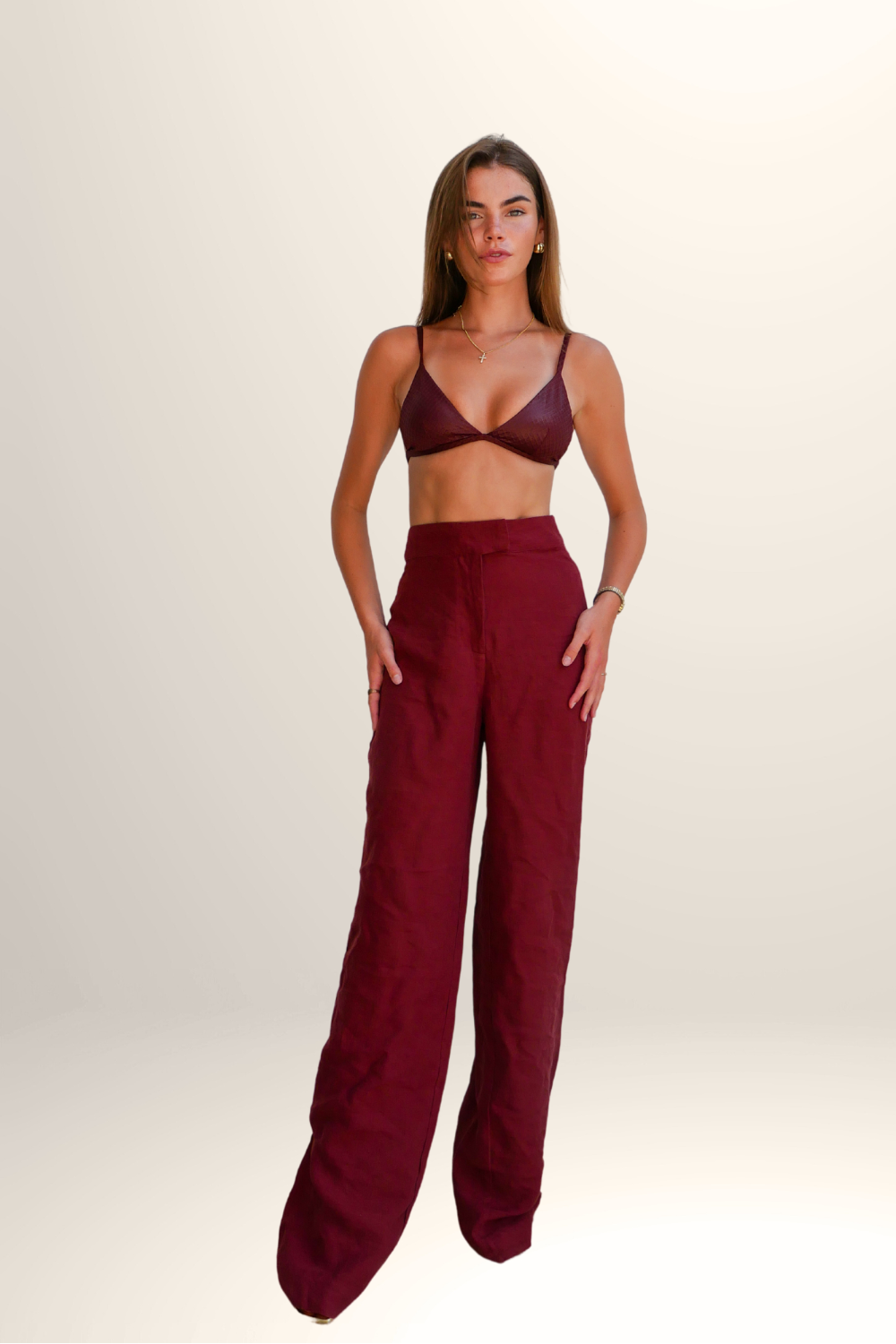 A Calça de Linho Bordeaux