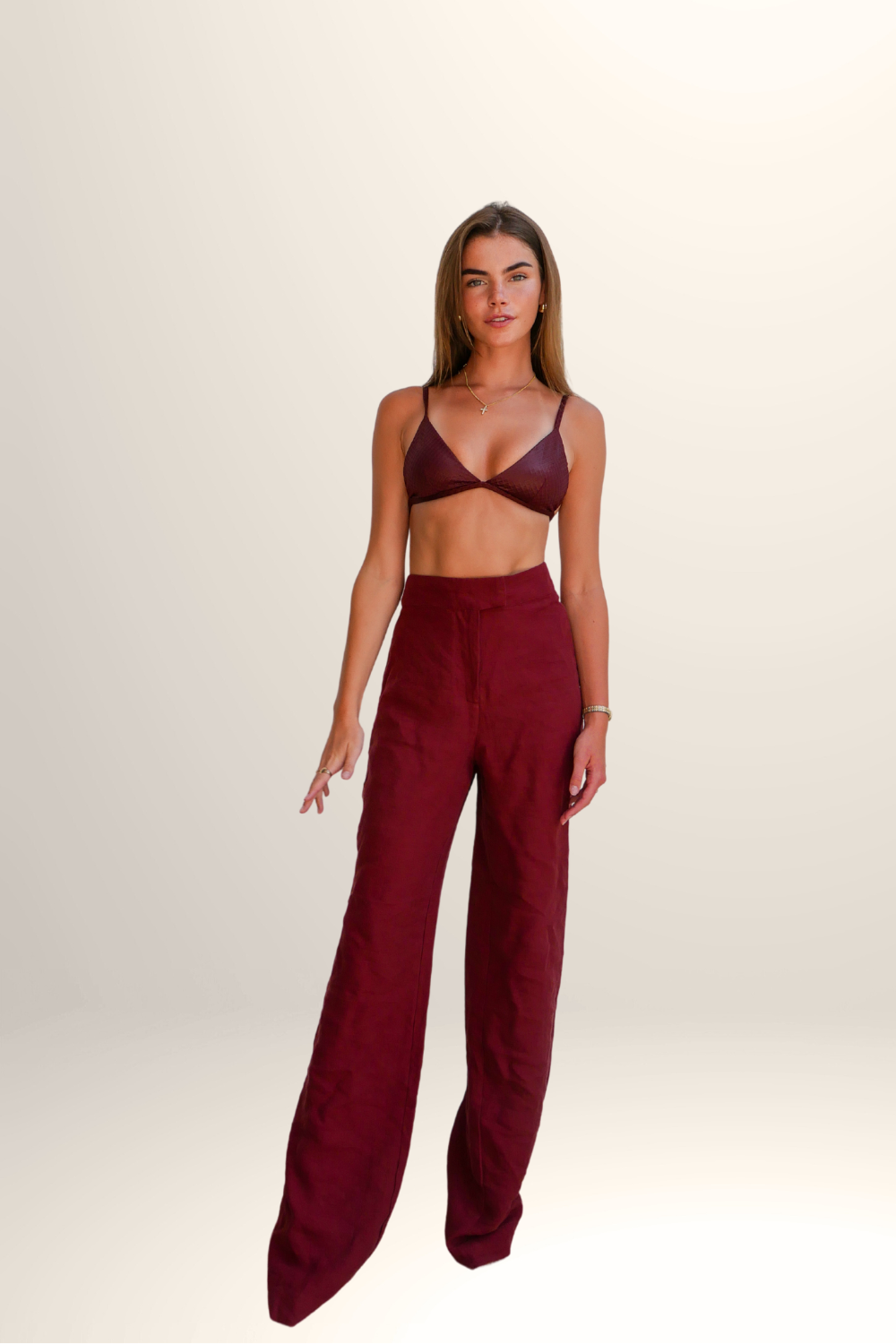 A Calça de Linho Bordeaux